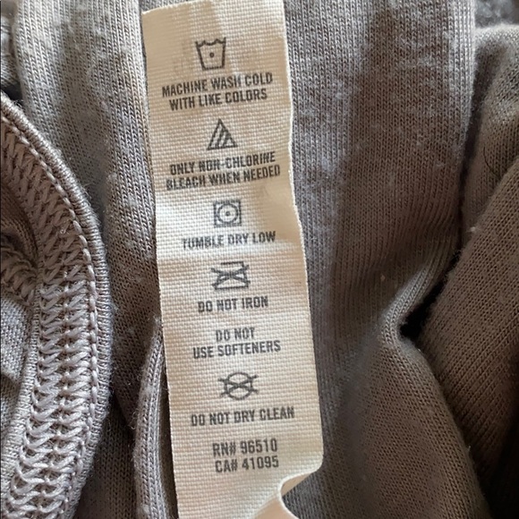 UA Heat Gear long sleeve running shirt - Picture 6 of 6